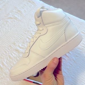 BRAND NEW Women’s Nike Ebernon Mid